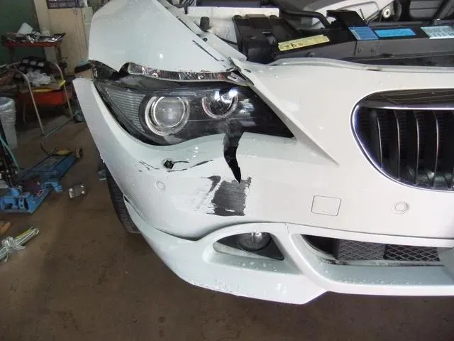 BMW630 鈑金 修理 点検